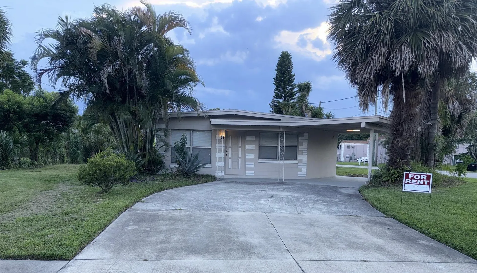 1014 N Solandra Drive Orlando FL 32807