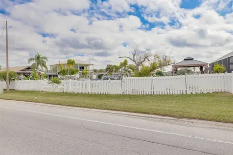 6606 Beach Boulevard Hudson FL 34667
