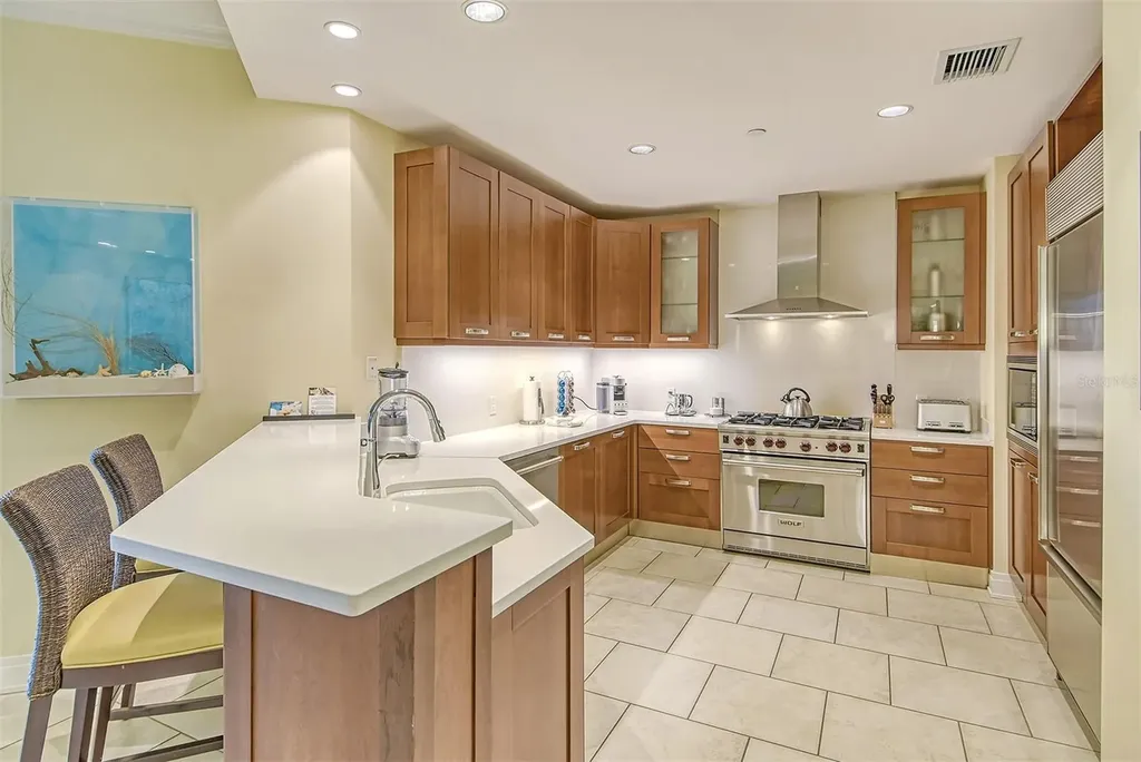 915 Seaside Drive Sarasota FL 34242
