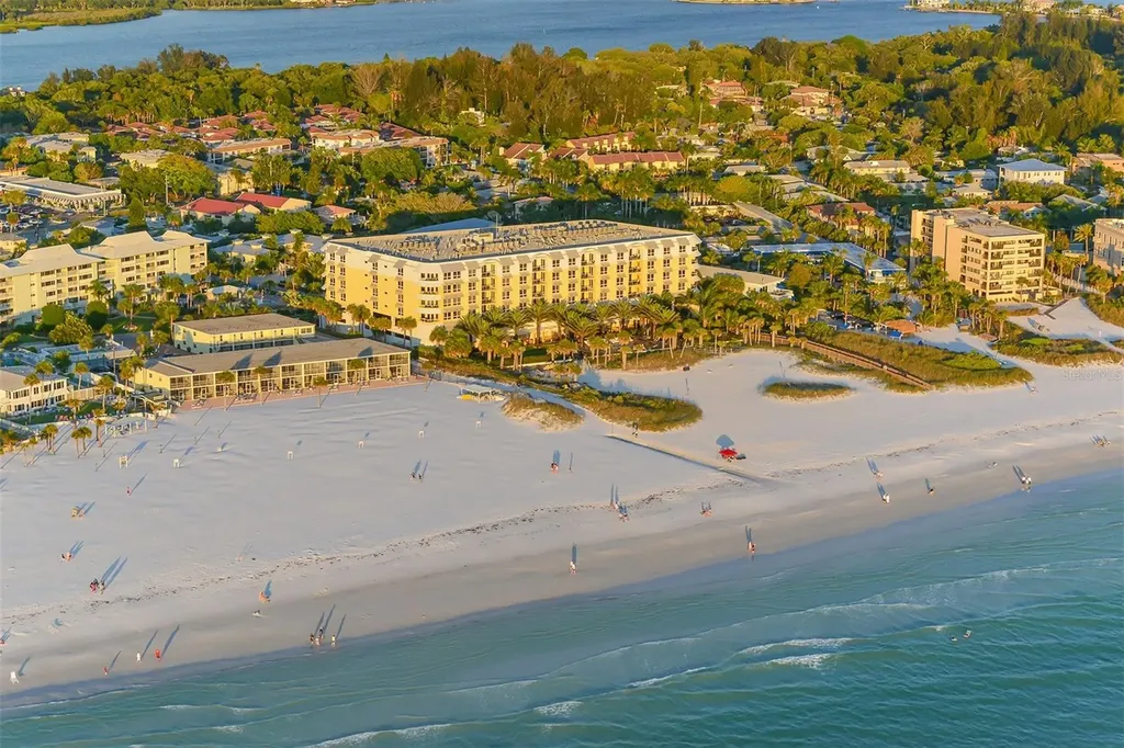 915 Seaside Drive Sarasota FL 34242