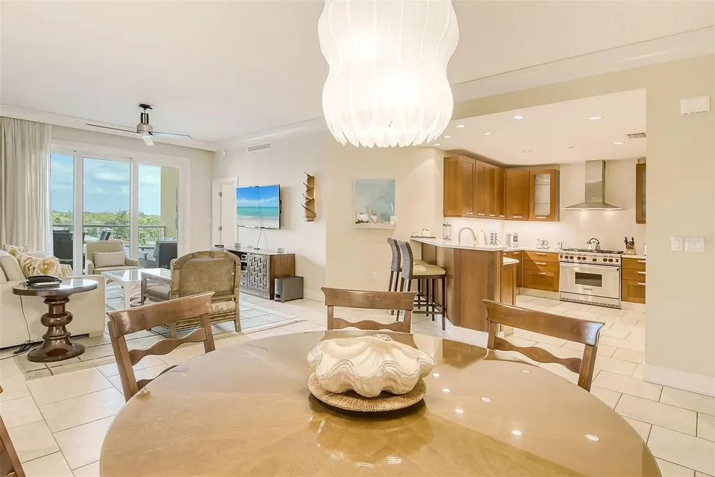 915 Seaside Drive Sarasota FL 34242