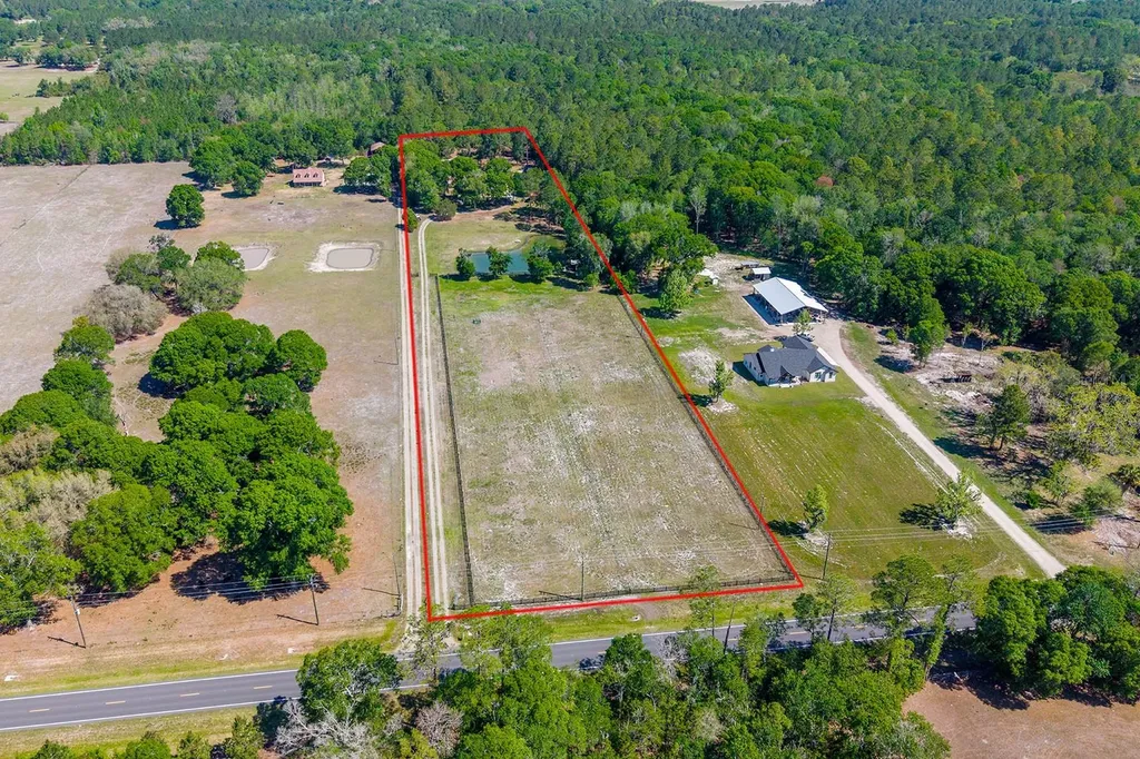 2527 NW County Road 225 Lawtey FL 32058