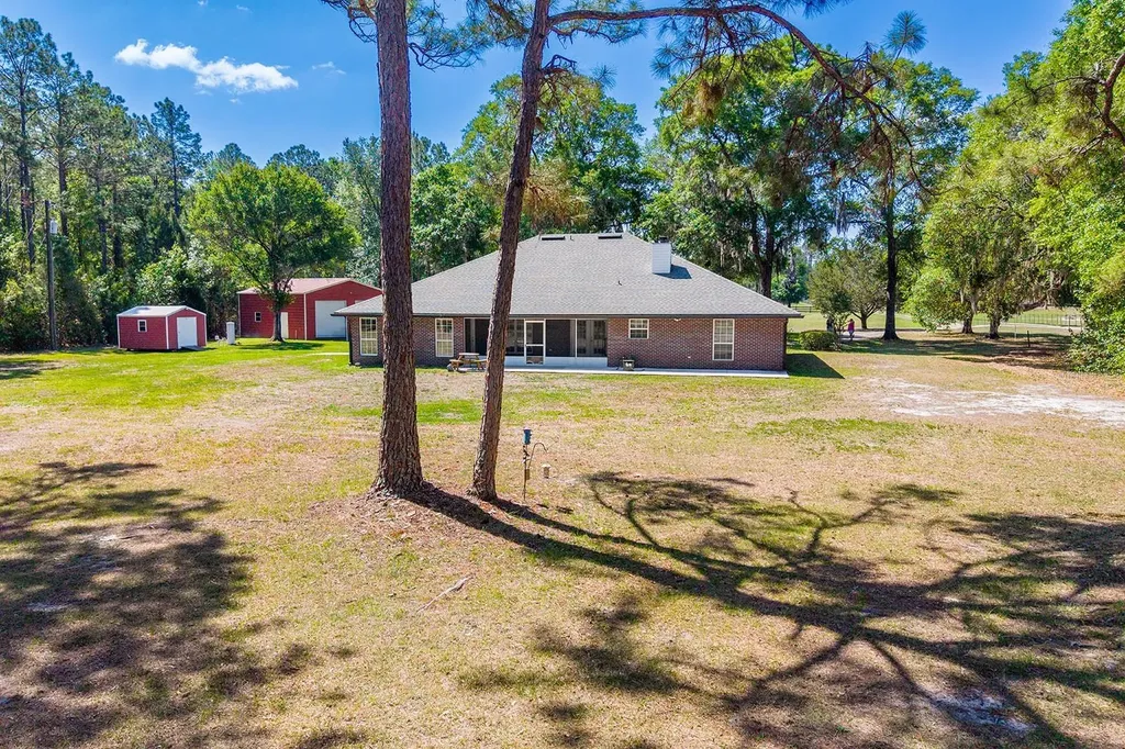 2527 NW County Road 225 Lawtey FL 32058