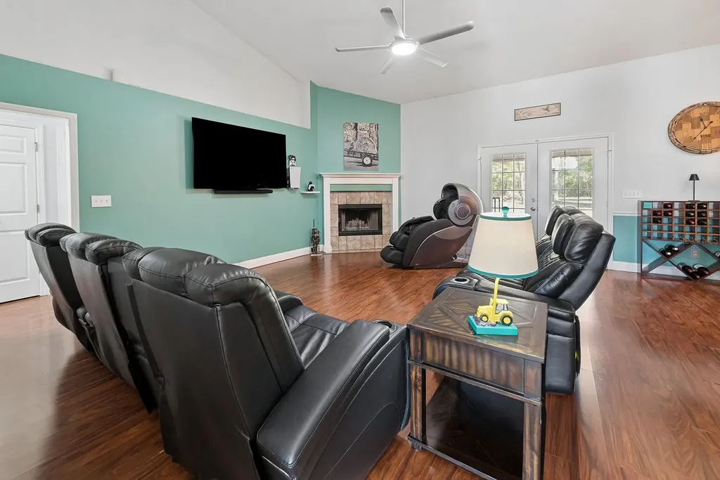 2527 NW County Road 225 Lawtey FL 32058