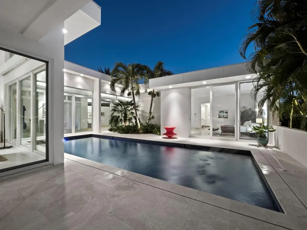 1235 Center Place Sarasota FL 34236
