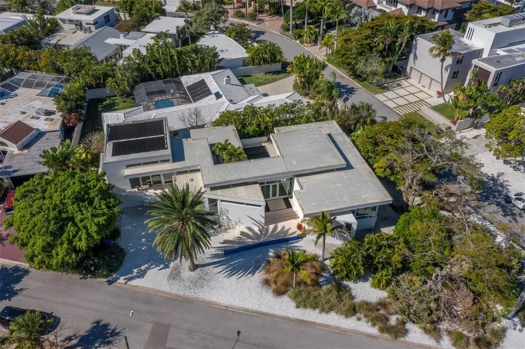 1235 Center Place Sarasota FL 34236