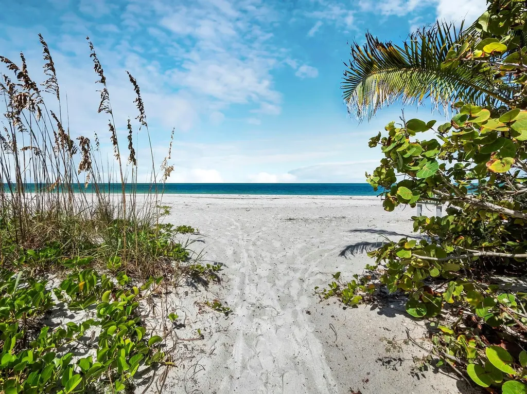 1235 Center Place Sarasota FL 34236
