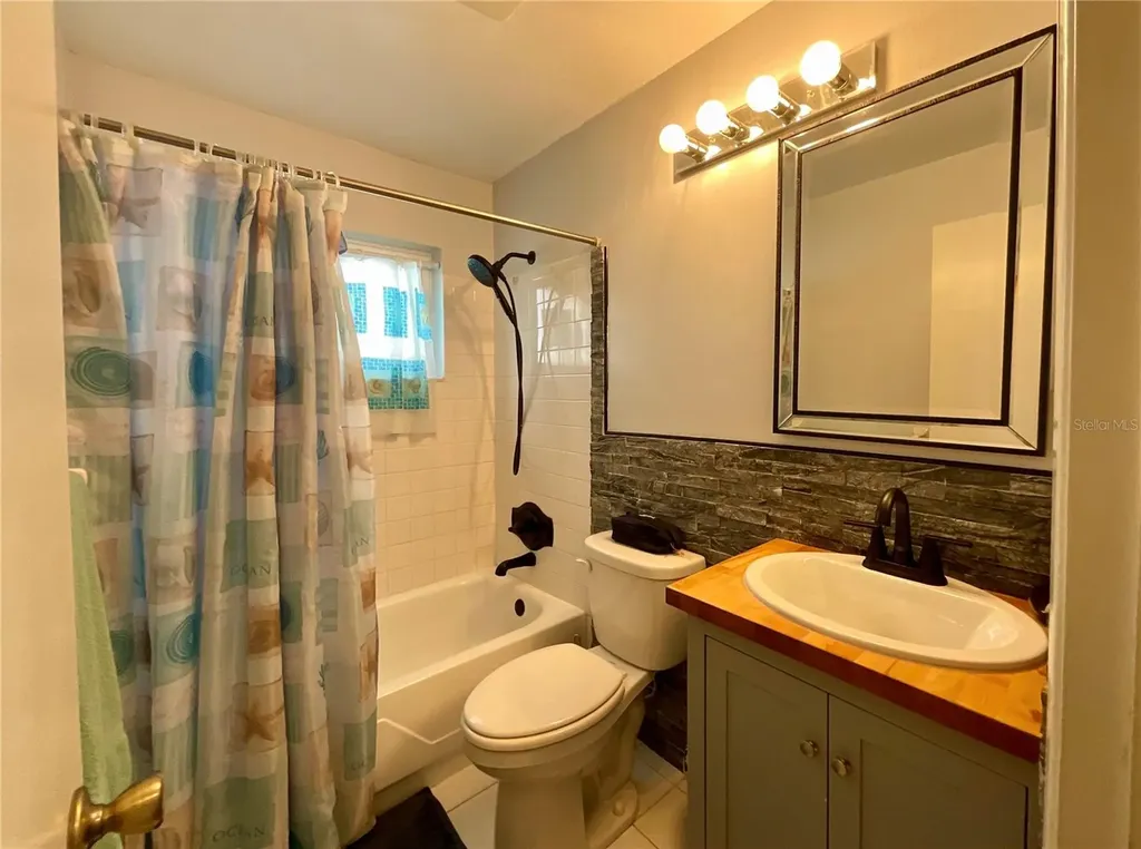 10052 45th Way N Pinellas Park FL 33782