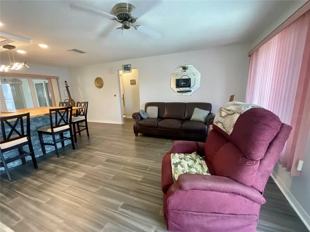 10052 45th Way N Pinellas Park FL 33782