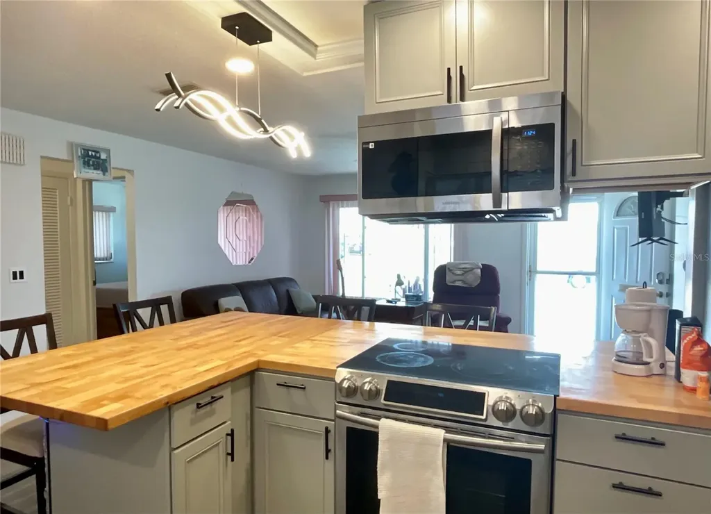 10052 45th Way N Pinellas Park FL 33782