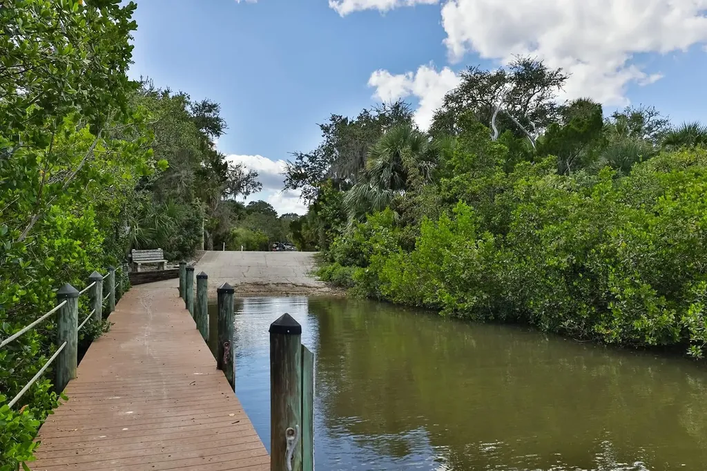 606 Mooring Lane Edgewater FL 32141