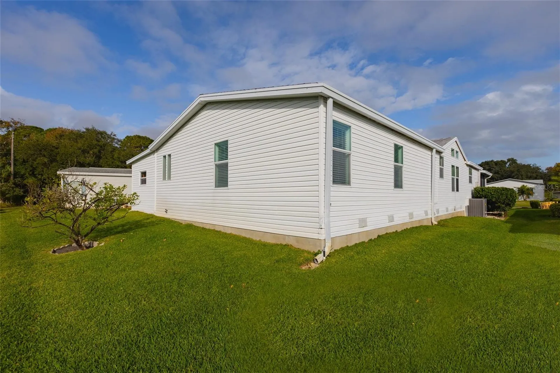 606 Mooring Lane Edgewater FL 32141