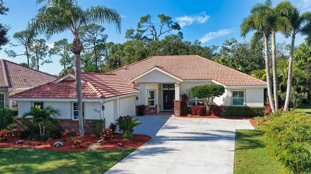 7018 Coachlight Street Sarasota FL 34243