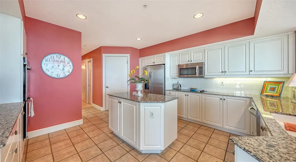 4561 Gulf Of Mexico Drive Longboat Key FL 34228