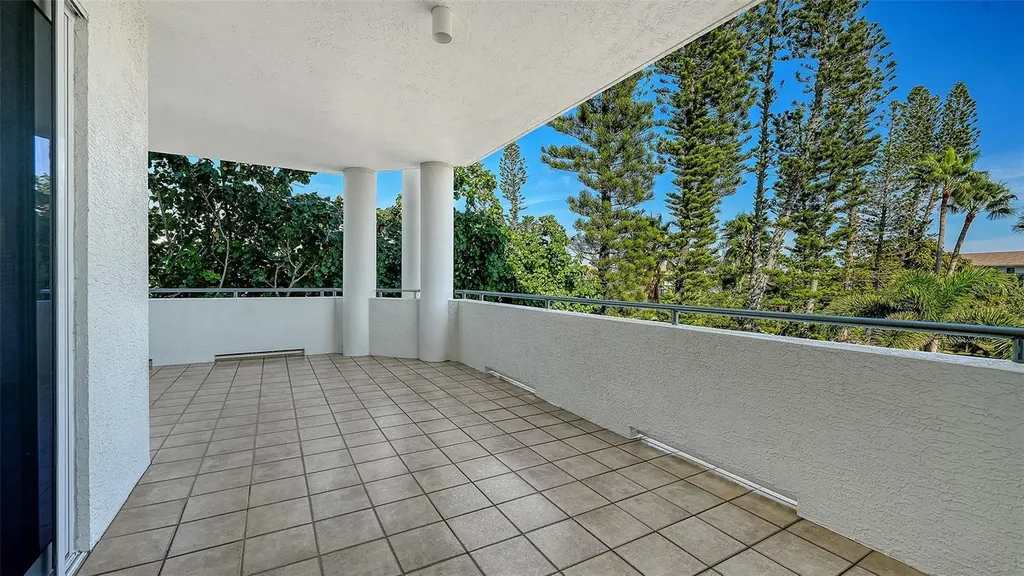 4561 Gulf Of Mexico Drive Longboat Key FL 34228