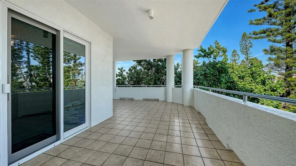 4561 Gulf Of Mexico Drive Longboat Key FL 34228