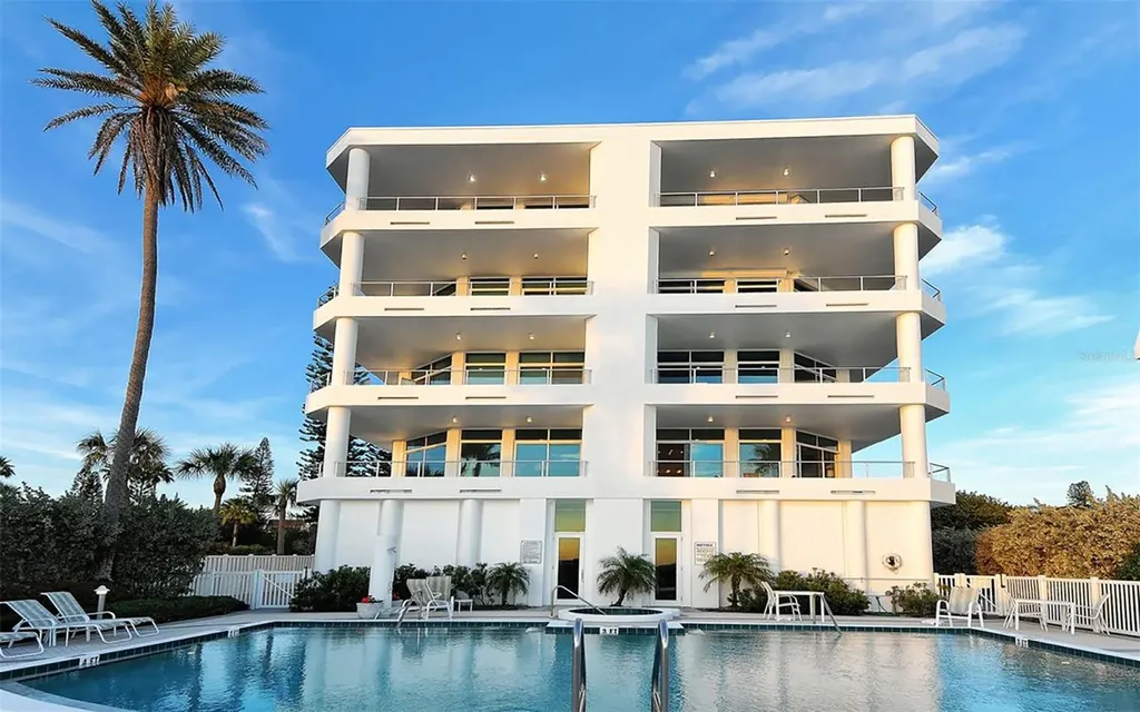 4561 Gulf Of Mexico Drive Longboat Key FL 34228