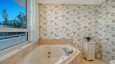 4561 Gulf Of Mexico Drive Longboat Key FL 34228