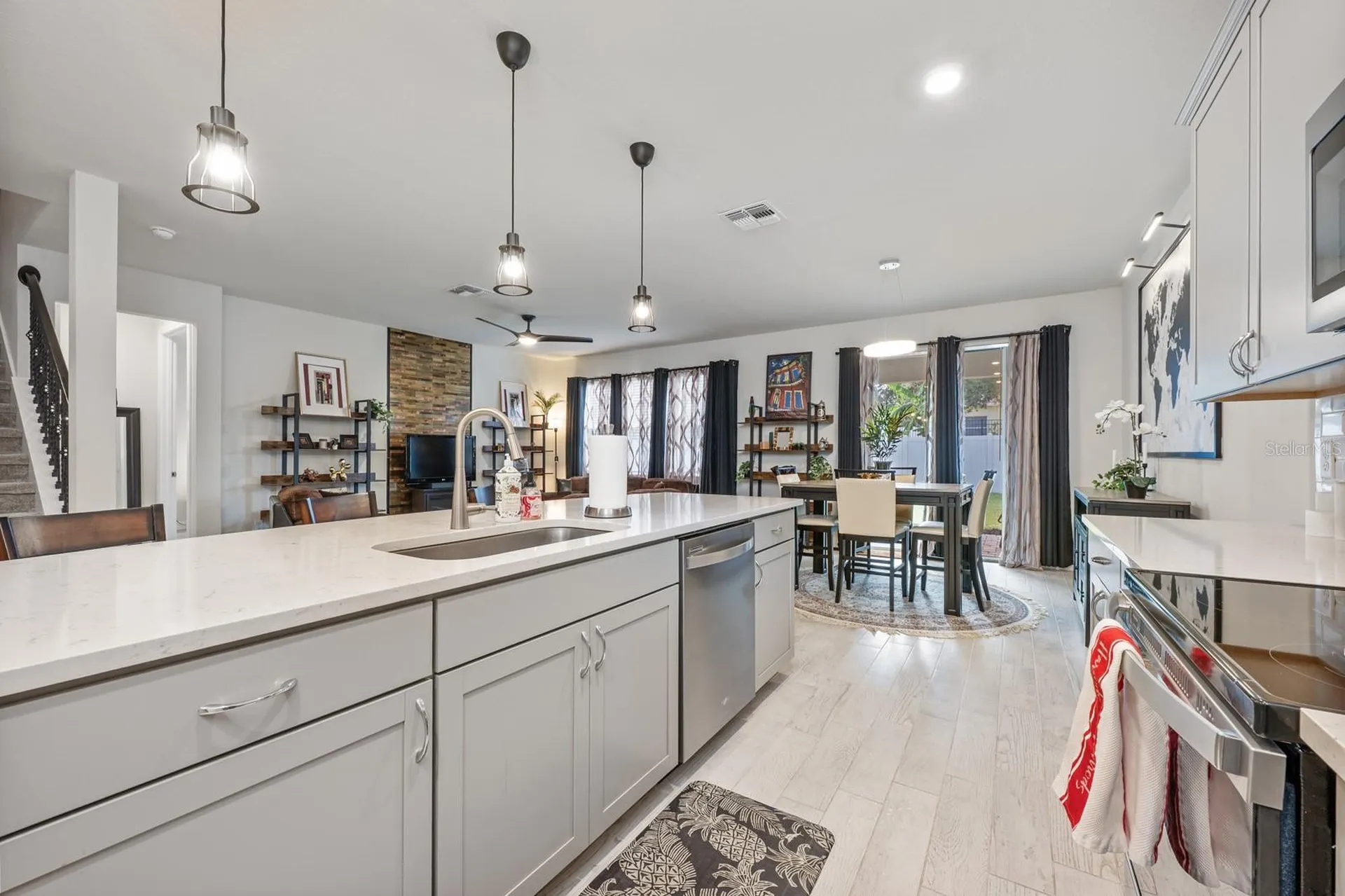 2713 Hilltop Loop Apopka FL 32712
