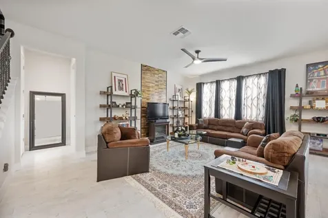 2713 Hilltop Loop Apopka FL 32712