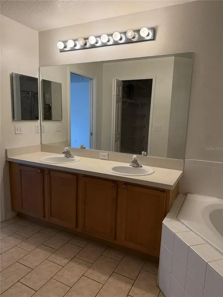 1158 Saint Tropez Court Kissimmee FL 34759