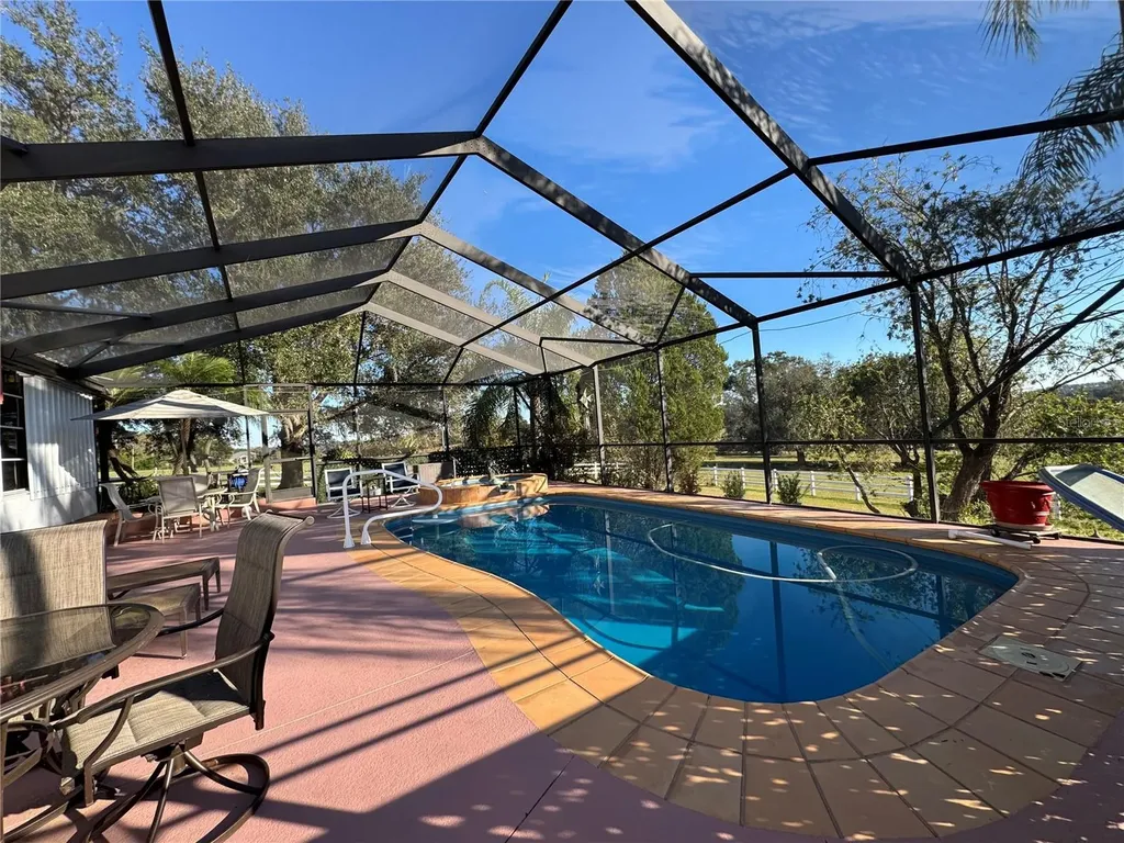 17725 Powerline Road Dade City FL 33523