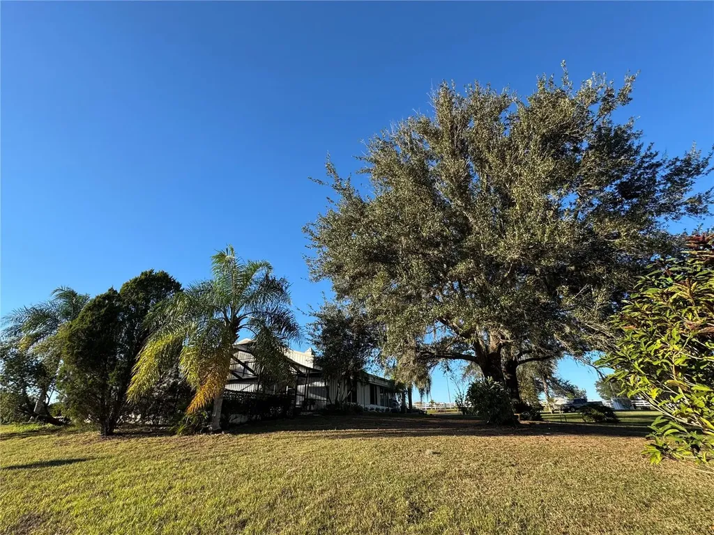 17725 Powerline Road Dade City FL 33523