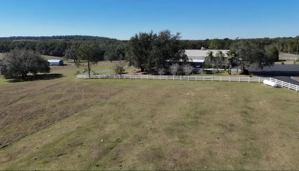 17725 Powerline Road Dade City FL 33523