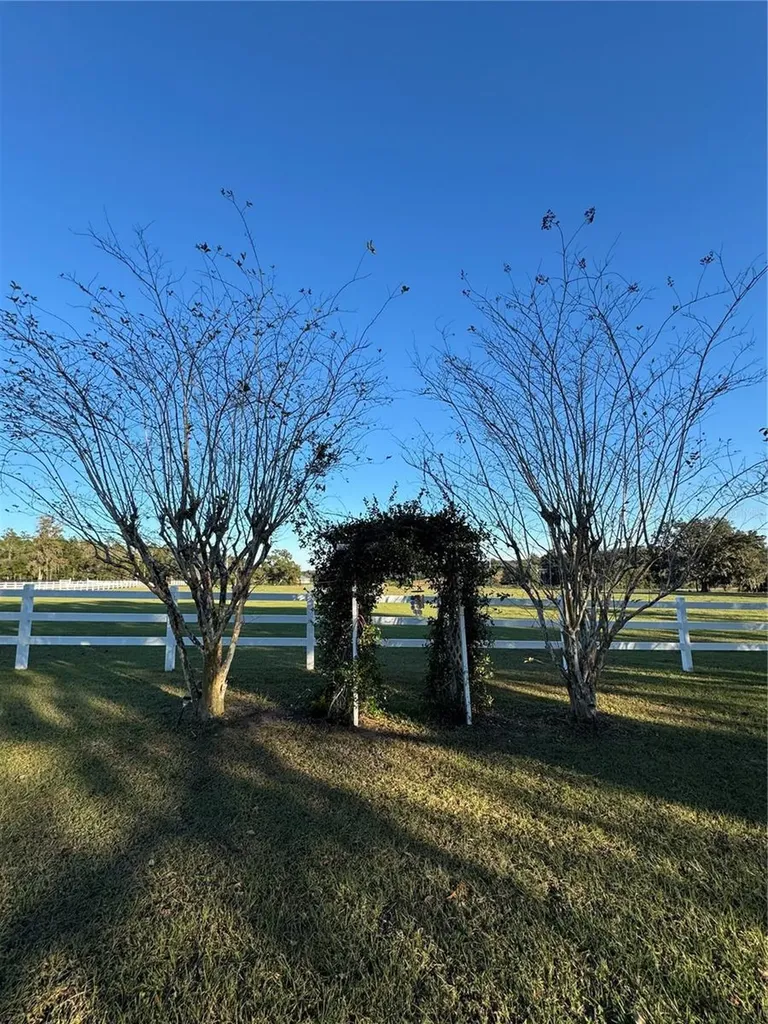 17725 Powerline Road Dade City FL 33523
