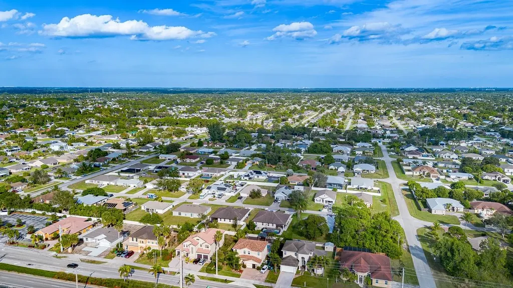 2081 SW Bayshore Boulevard Port St Lucie FL 34984