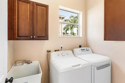 2081 SW Bayshore Boulevard Port St Lucie FL 34984