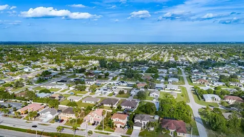 2081 SW Bayshore Boulevard Port St Lucie FL 34984