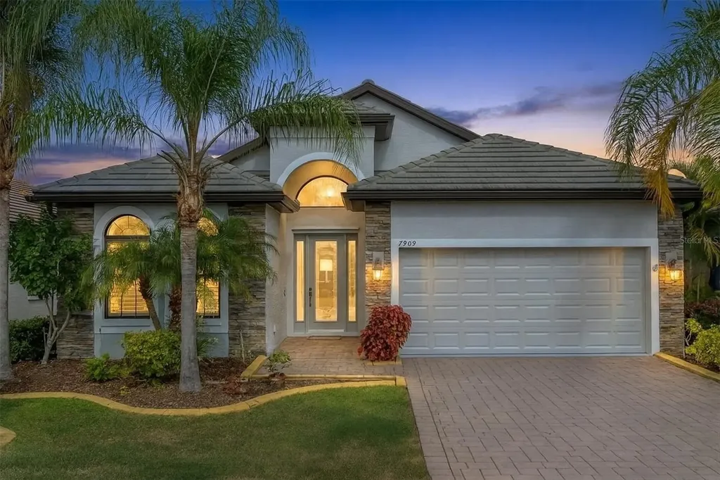 7909 Rio Bella Place Bradenton FL 34201
