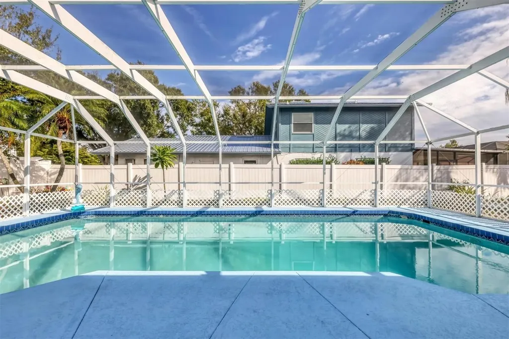 2105 39th Street W Bradenton FL 34205