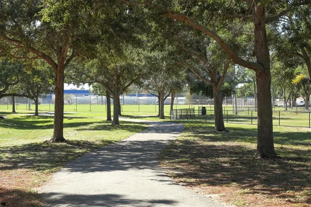 2105 39th Street W Bradenton FL 34205