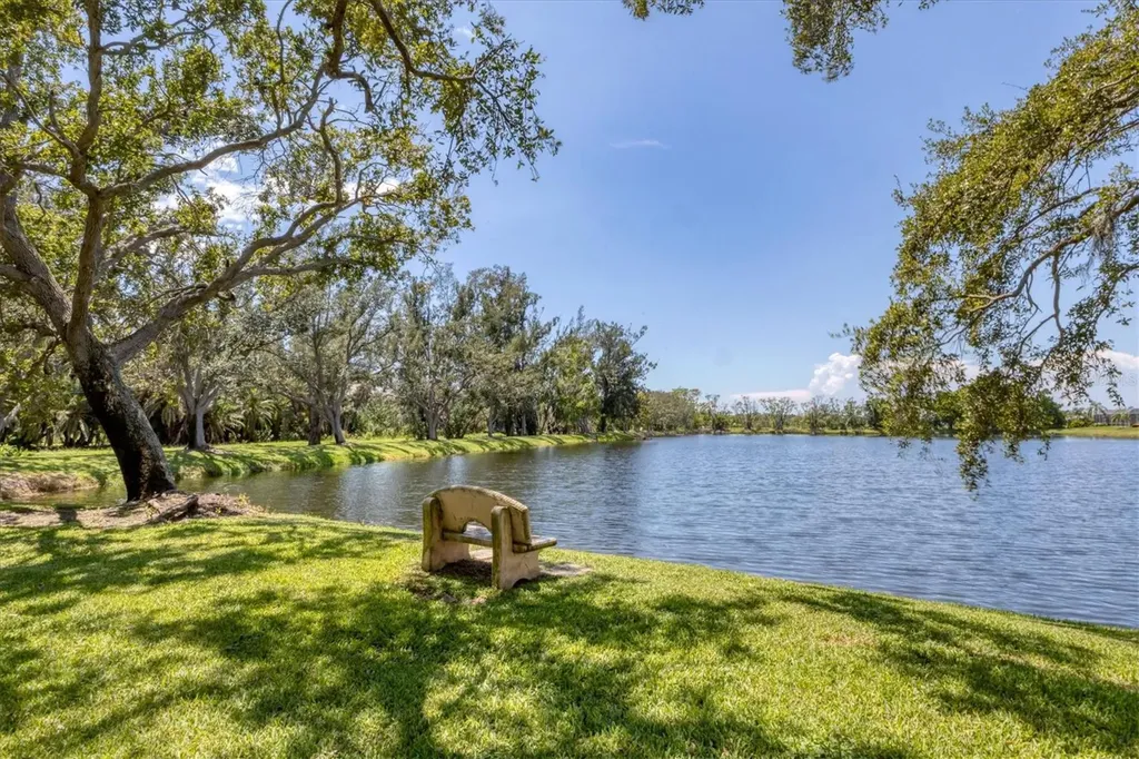 2105 39th Street W Bradenton FL 34205