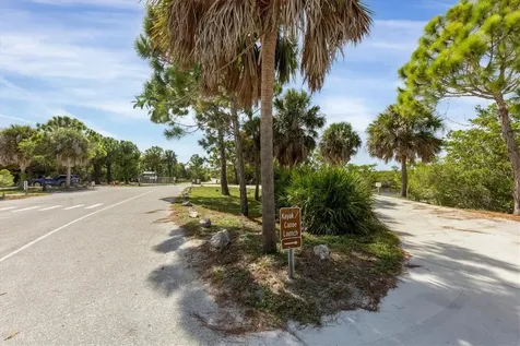 2105 39th Street W Bradenton FL 34205