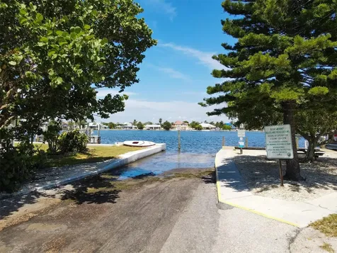 2105 39th Street W Bradenton FL 34205