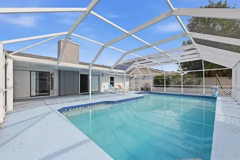 2105 39th Street W Bradenton FL 34205