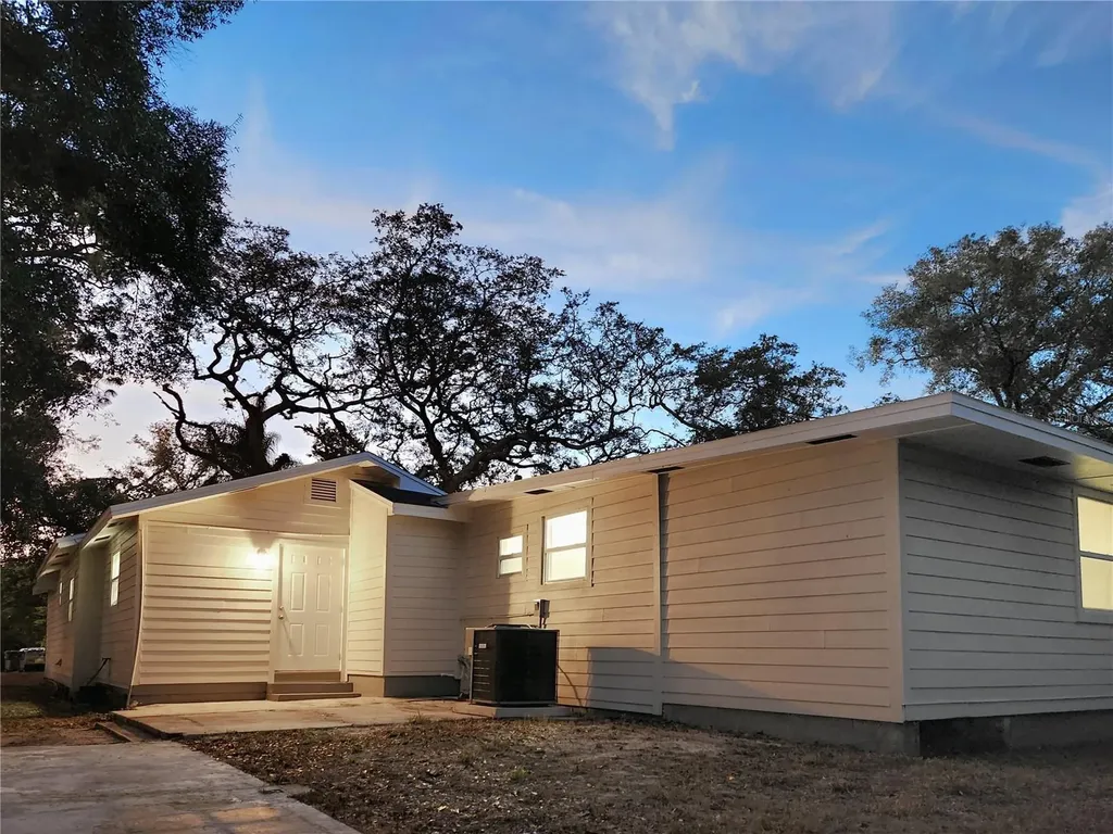 8917 N Highland Avenue Tampa FL 33604
