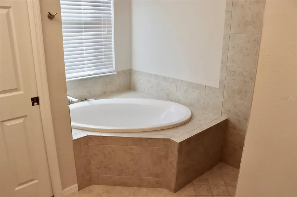 2389 Pawtucket Pass Mount Dora FL 32757