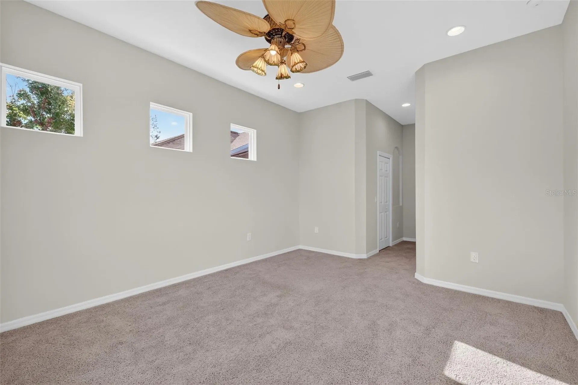 2389 Pawtucket Pass Mount Dora FL 32757