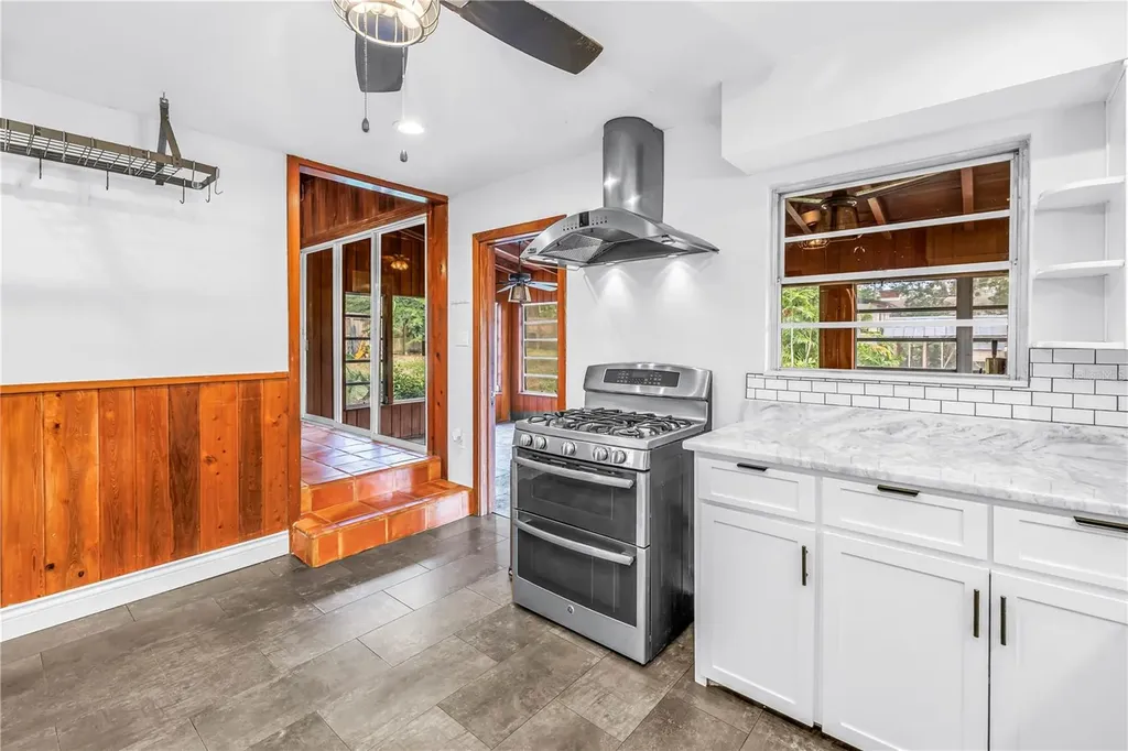 1019 Woodcrest Avenue Clearwater FL 33756