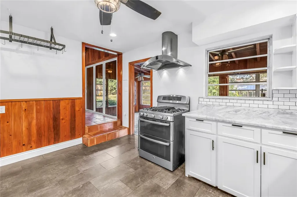 1019 Woodcrest Avenue Clearwater FL 33756