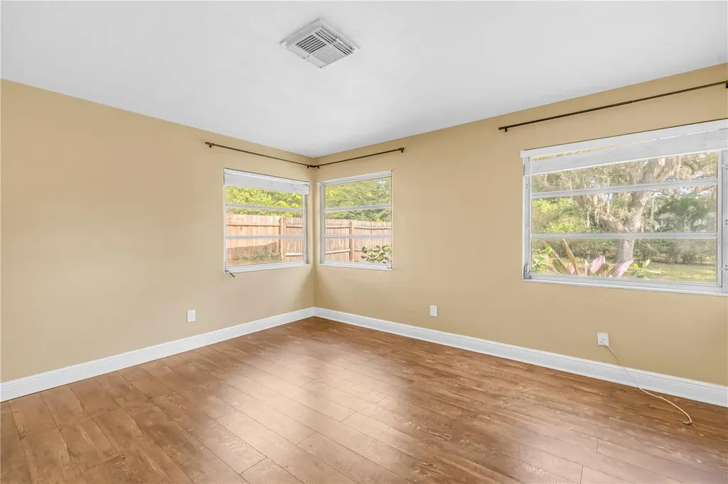 1019 Woodcrest Avenue Clearwater FL 33756