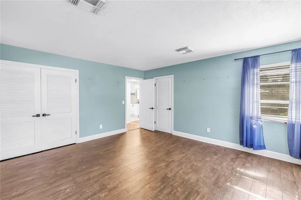 1019 Woodcrest Avenue Clearwater FL 33756