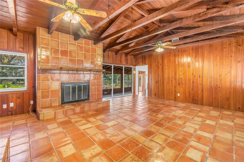 1019 Woodcrest Avenue Clearwater FL 33756