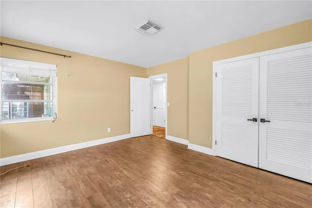 1019 Woodcrest Avenue Clearwater FL 33756