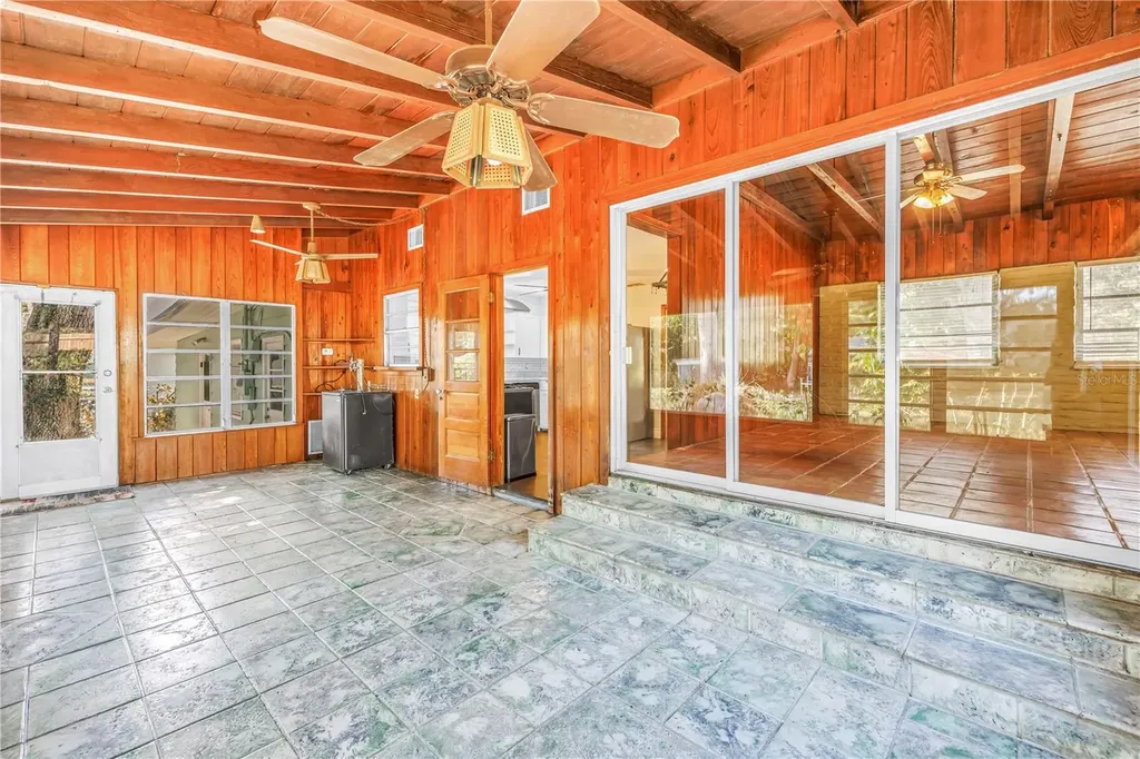 1019 Woodcrest Avenue Clearwater FL 33756