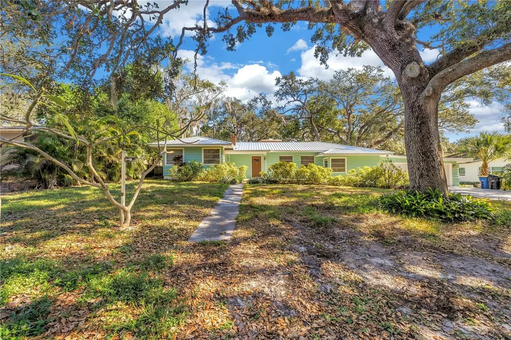 1019 Woodcrest Avenue Clearwater FL 33756
